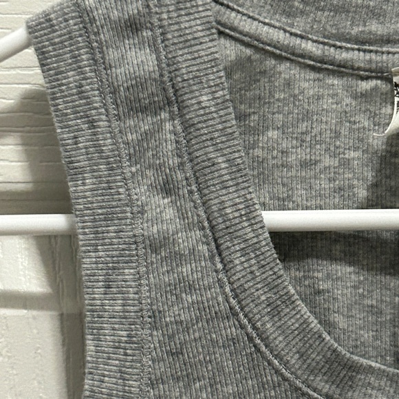 Women's Free People 3/4 Crop Gray Ribbed Tank - XS - Picture 4 of 8
